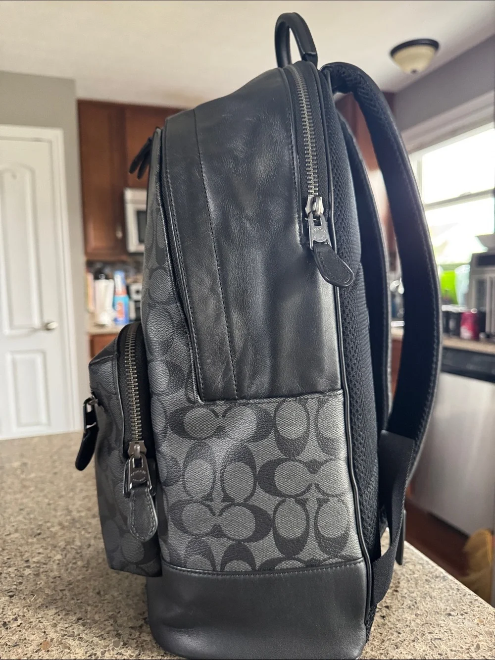 😎Coach Men's Signature Canvas Backpack in Gray !! EUC good condition 😎